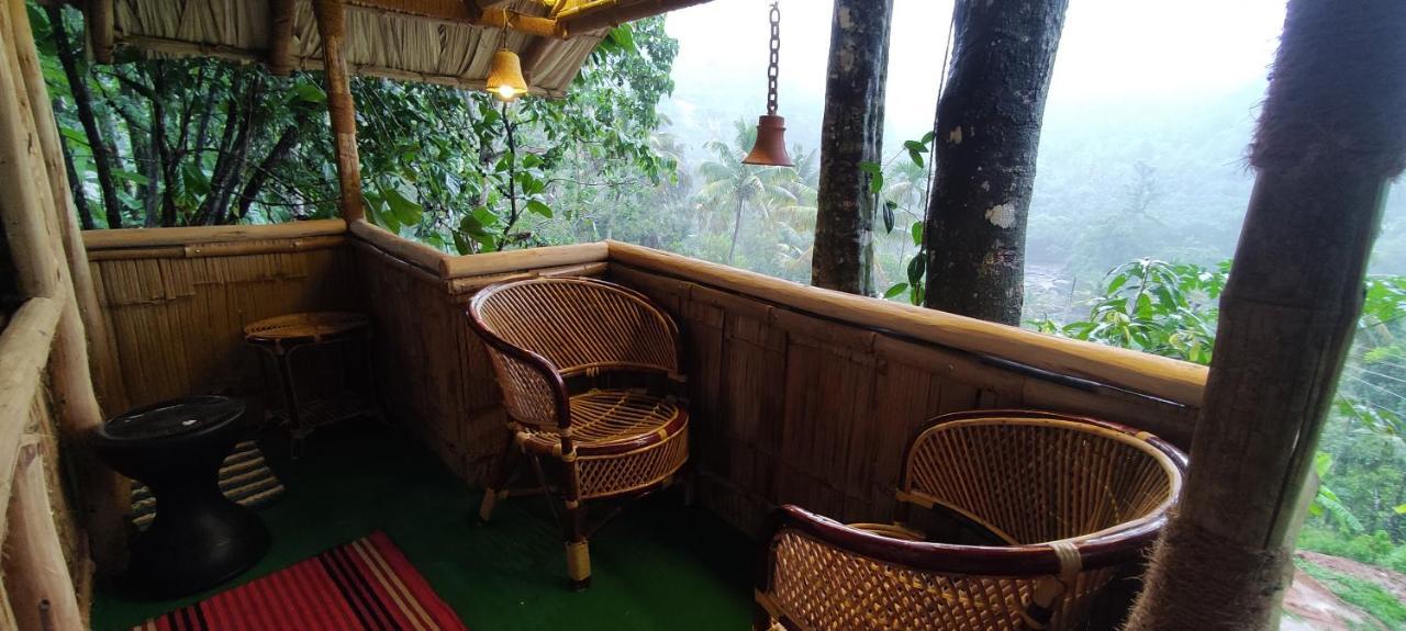Fab - Bamboo Hut With Open Shower Munnar Extérieur photo