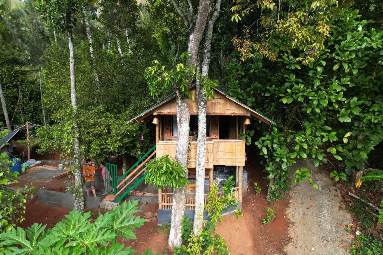 Fab - Bamboo Hut With Open Shower Munnar Extérieur photo