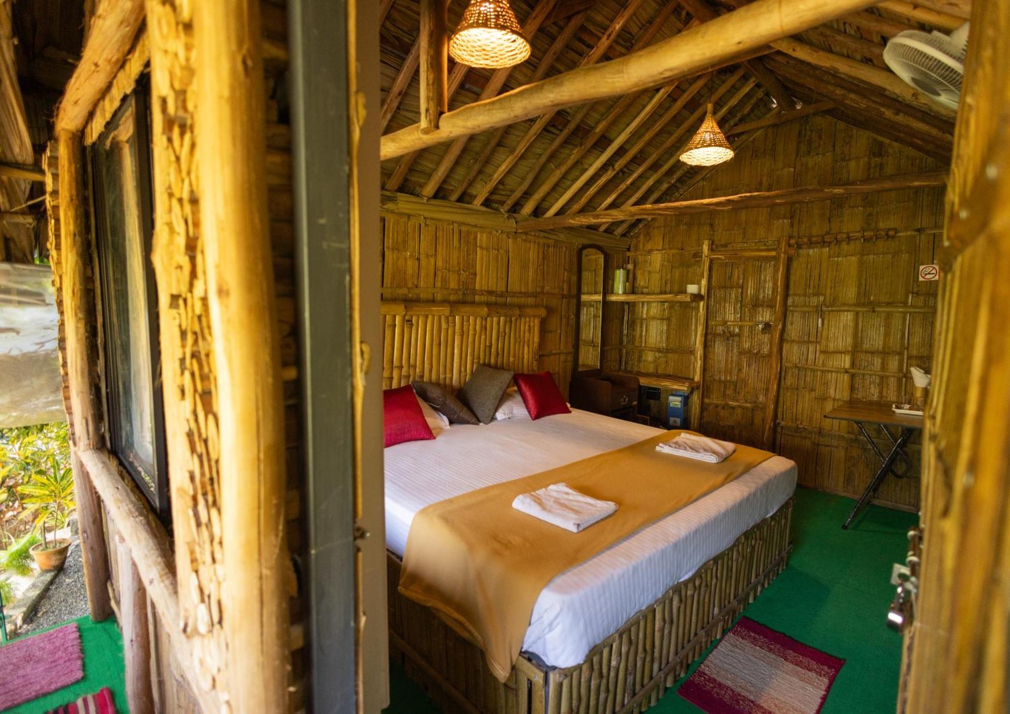 Fab - Bamboo Hut With Open Shower Munnar Extérieur photo