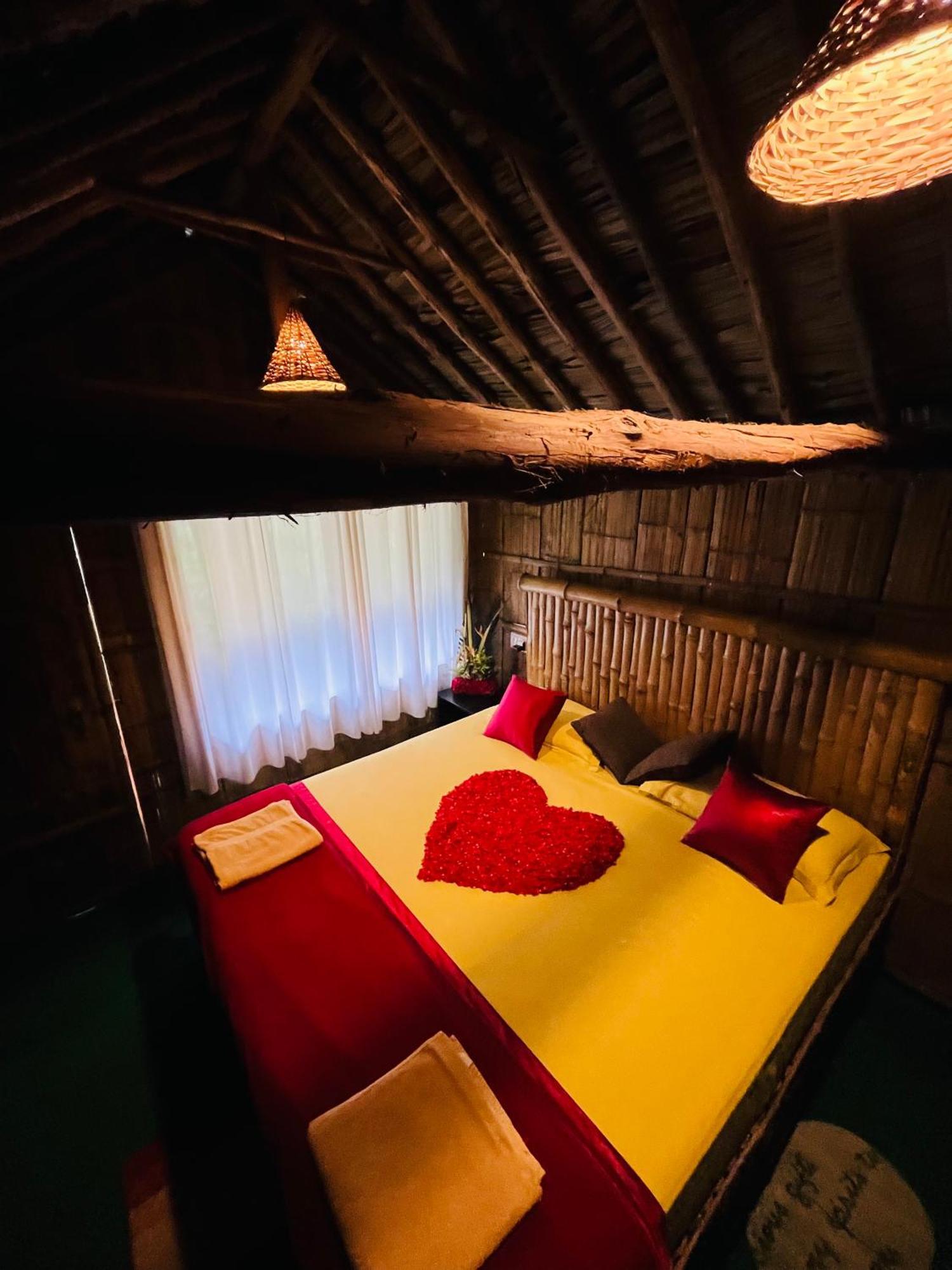 Fab - Bamboo Hut With Open Shower Munnar Extérieur photo